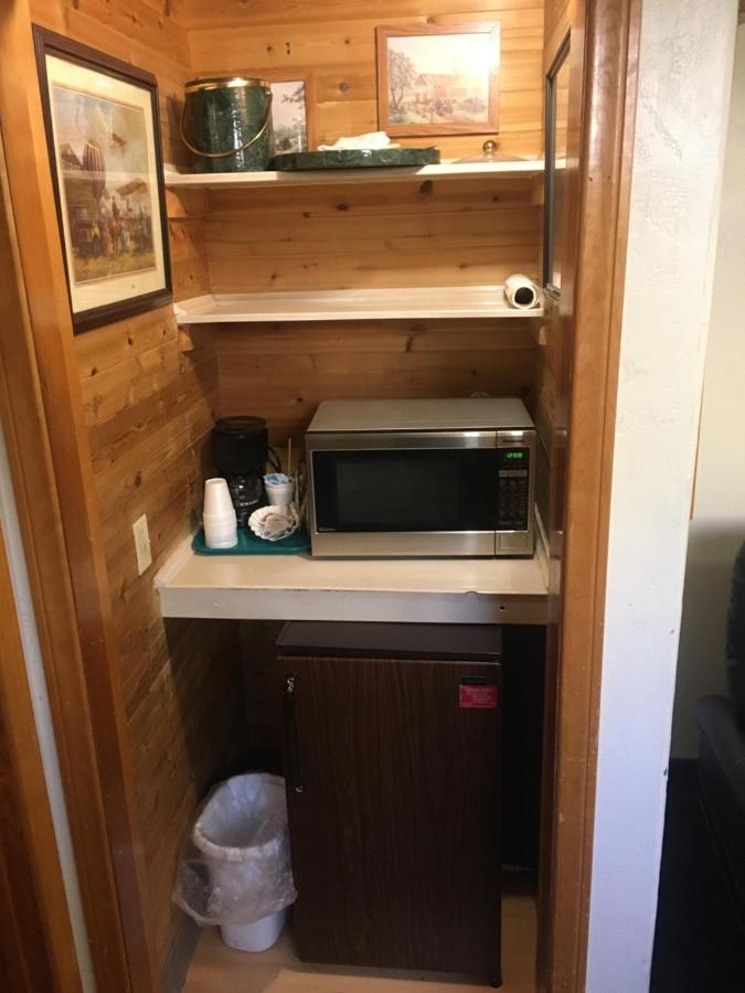 Whispering Pines Lodge Kernville Esterno foto