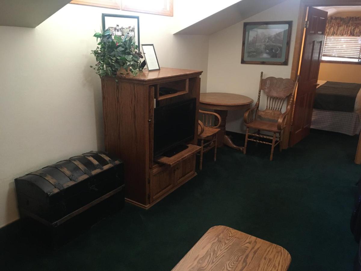Whispering Pines Lodge Kernville Esterno foto