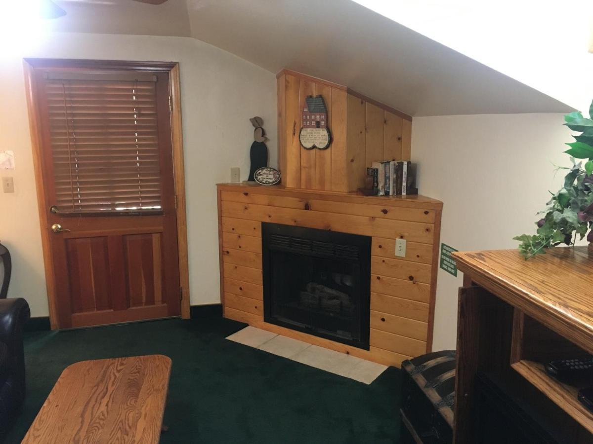 Whispering Pines Lodge Kernville Esterno foto