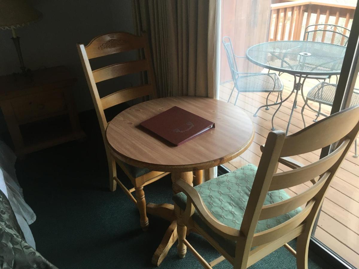 Whispering Pines Lodge Kernville Esterno foto