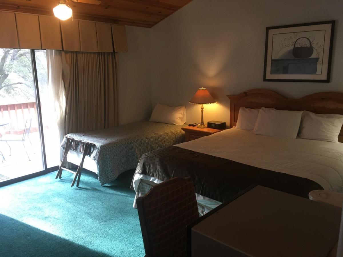 Whispering Pines Lodge Kernville Esterno foto