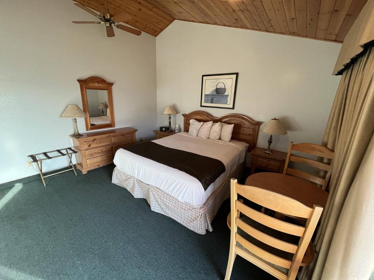 Whispering Pines Lodge Kernville Esterno foto