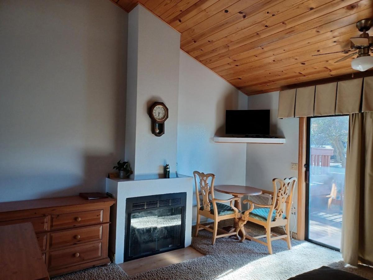 Whispering Pines Lodge Kernville Esterno foto
