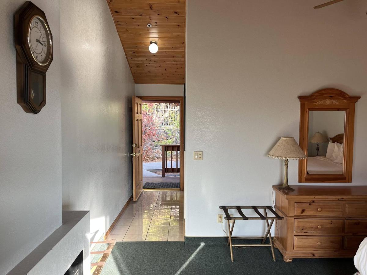 Whispering Pines Lodge Kernville Esterno foto