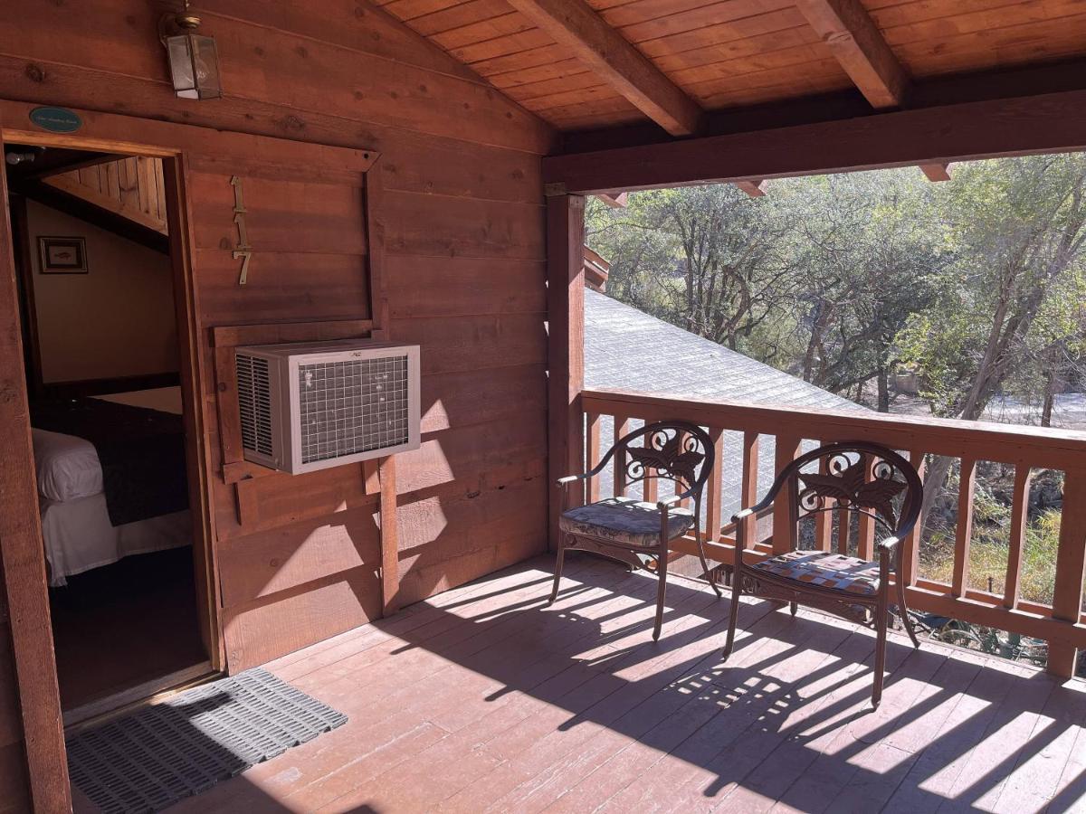Whispering Pines Lodge Kernville Esterno foto