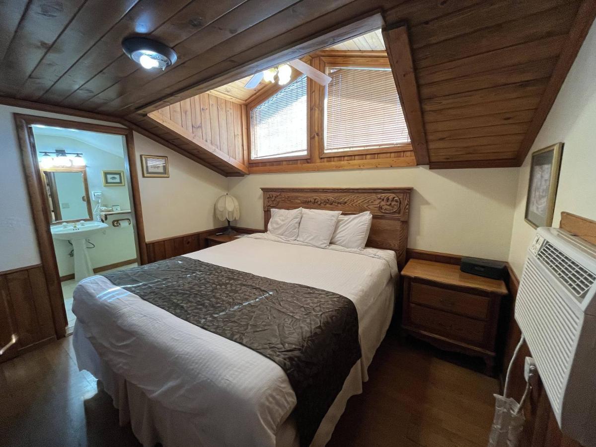Whispering Pines Lodge Kernville Esterno foto
