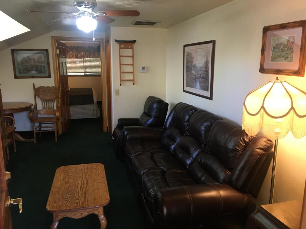 Whispering Pines Lodge Kernville Esterno foto