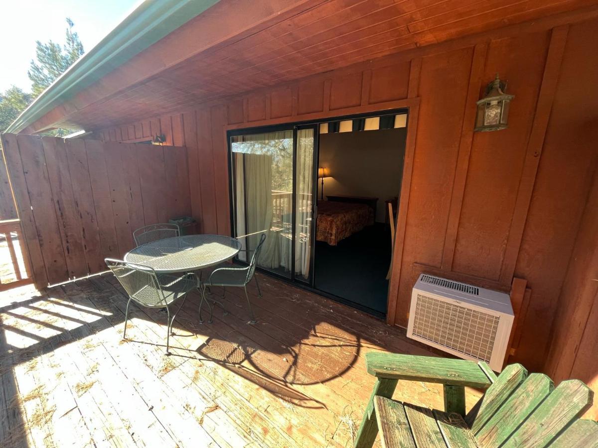 Whispering Pines Lodge Kernville Esterno foto