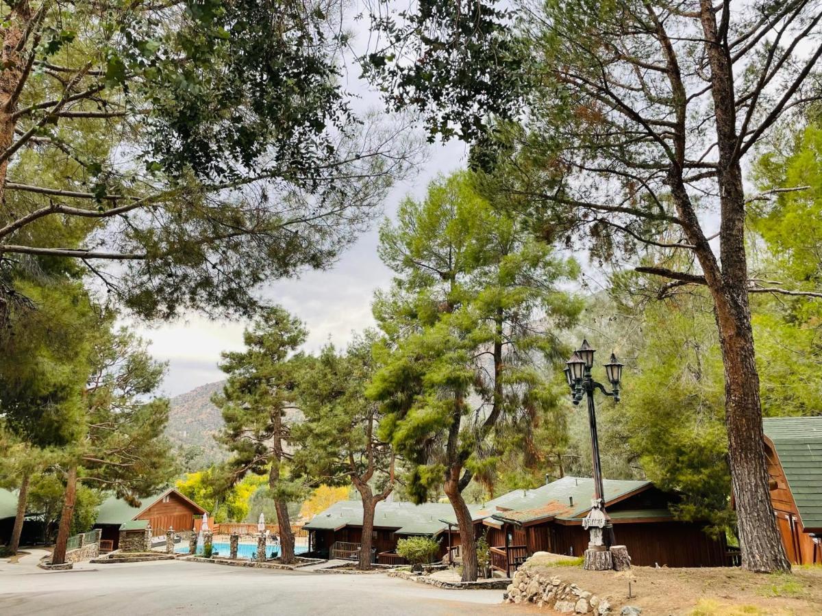 Whispering Pines Lodge Kernville Esterno foto