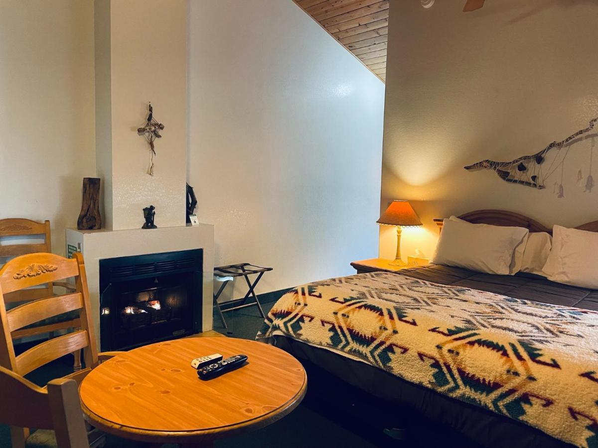 Whispering Pines Lodge Kernville Esterno foto